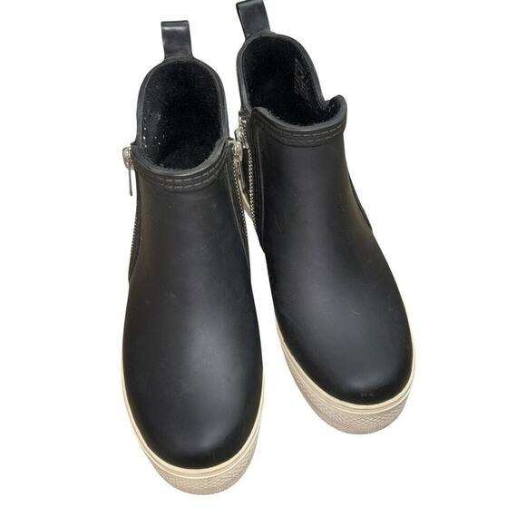 Steve Madden Black Wedge Rubber Pull On Snow Booties Women's 7 Casual Zipper - Picture 2 of 13